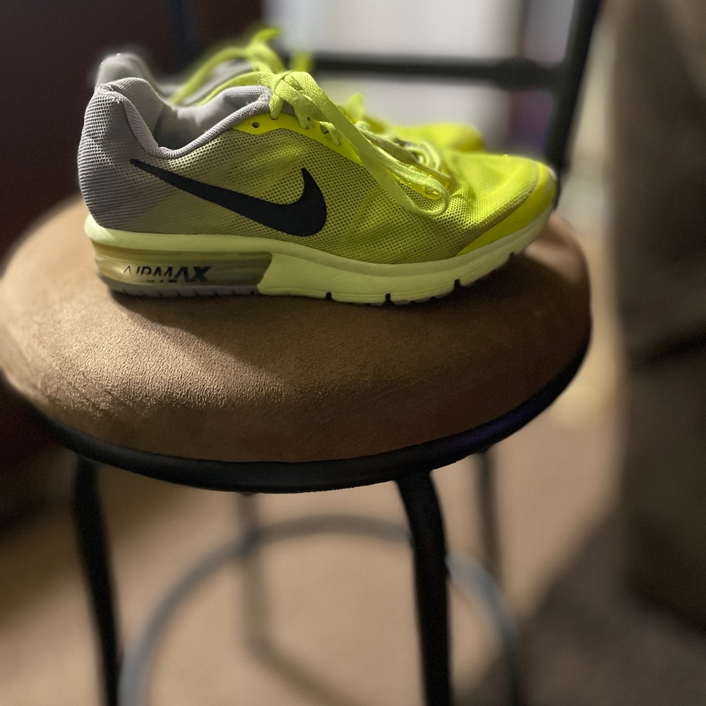 Nike Air Max. Woman’s.